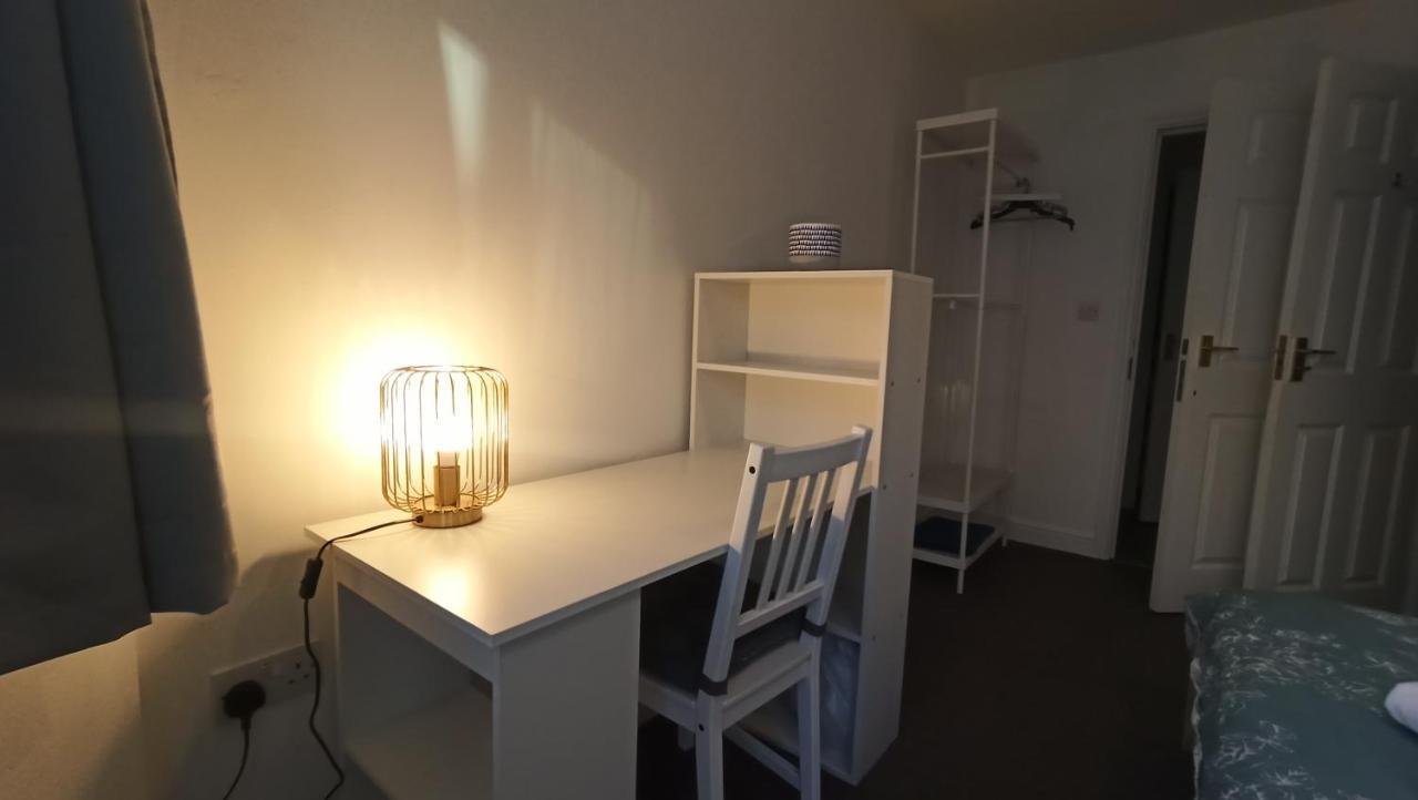 Bright, Chilled Ensuite Db Room In A Shared Flat! Londyn Zewnętrze zdjęcie